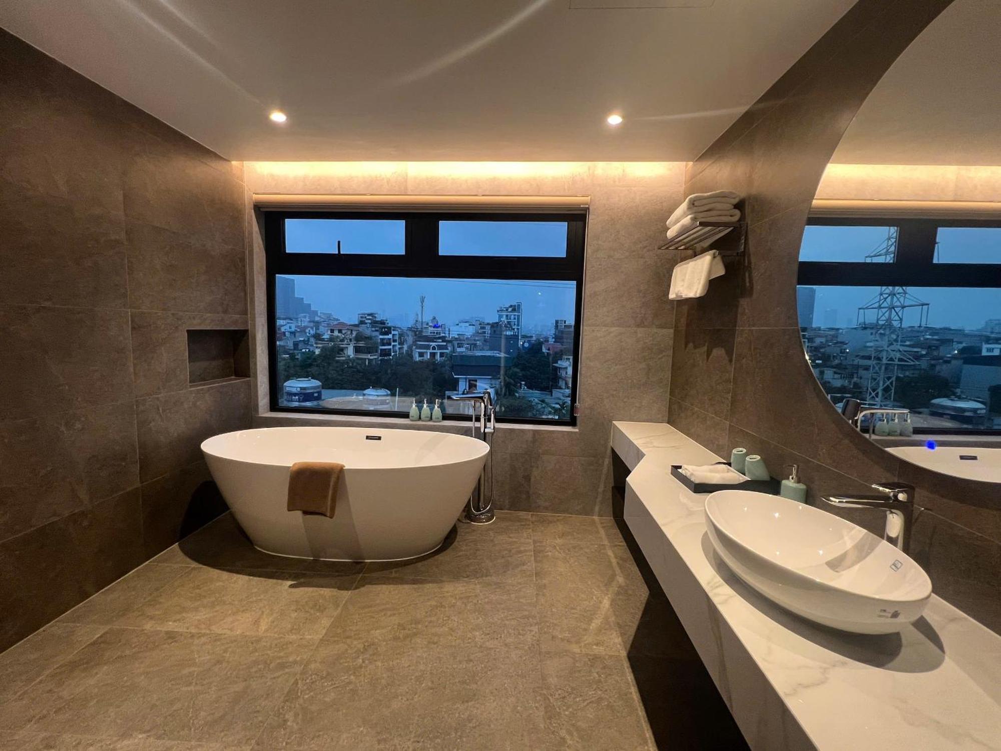 Riverview Boutique & Hà Nội