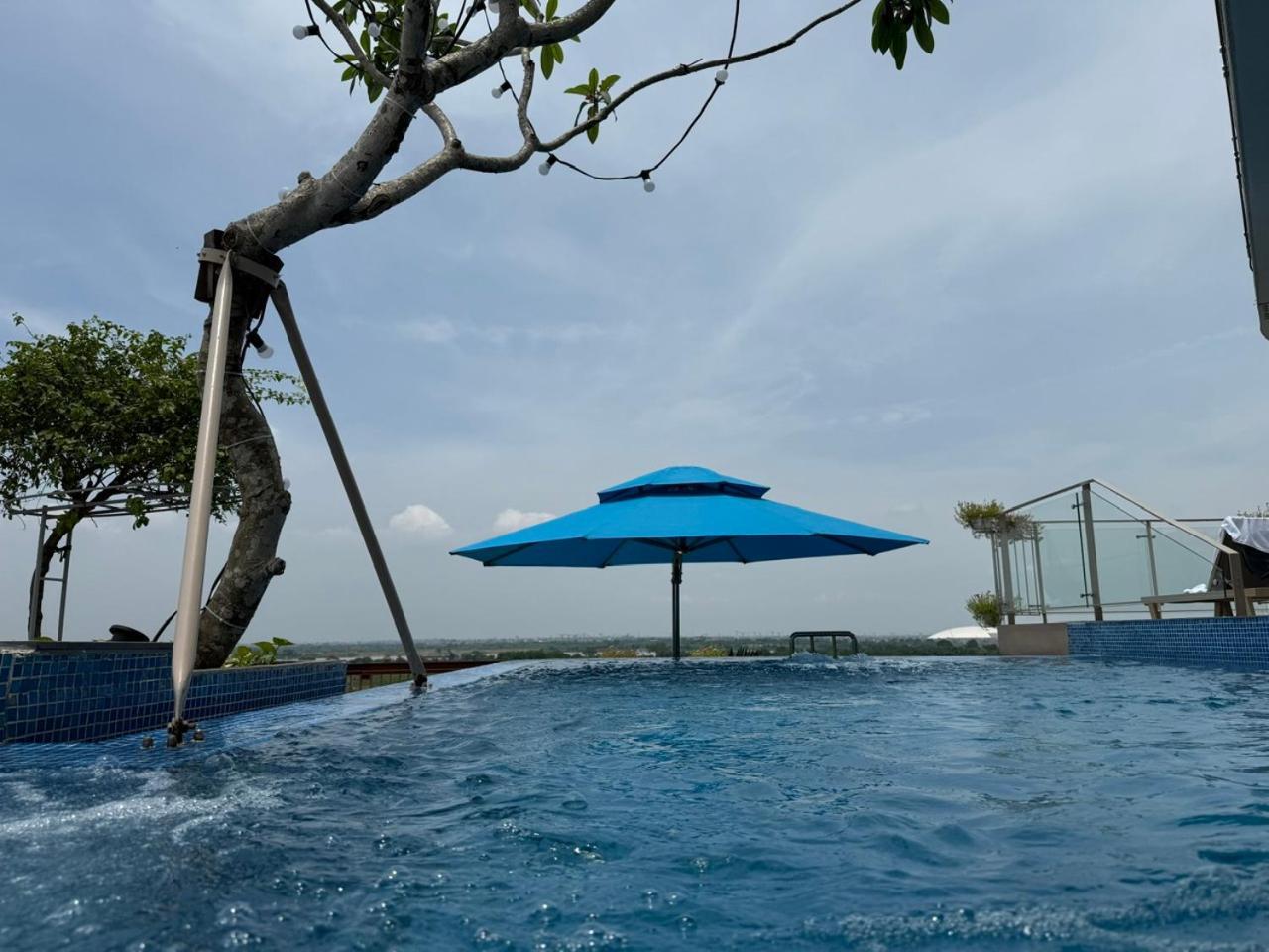 Riverview Boutique & Hotel